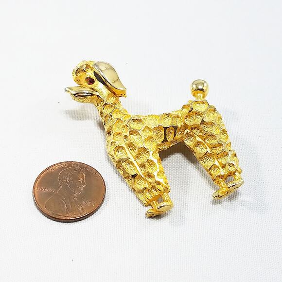 Vintage CORO Dog Brooch Pin, Gold Tone, Textured Poodle Pin, Red Rhinestone Eye - Picture 7 of 10